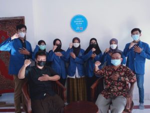 KKN Abmas ITS Dampingi UMKM Capai Sertifikasi Halal Minuman Herbal