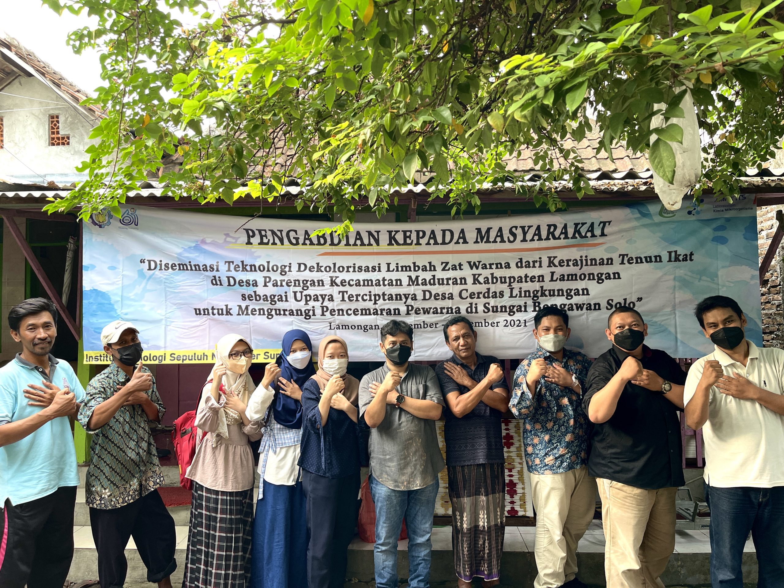 Dokumentasi mahasiswa tim Abmas ITS dan mitra Dokumentasi mahasiswa tim Abmas ITS dan mitra