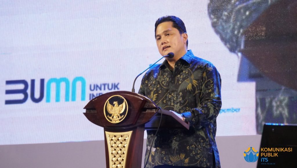 Menteri BUMN Erick Thohir menyampaikan orasi ilmiah dalam gelaran Peluncuran Struktur Kepemrakarsaan Bisnis Ocean Farm ITS (OFITS) dan Padi Ratun R5 di Gedung Pusat Robotika ITS