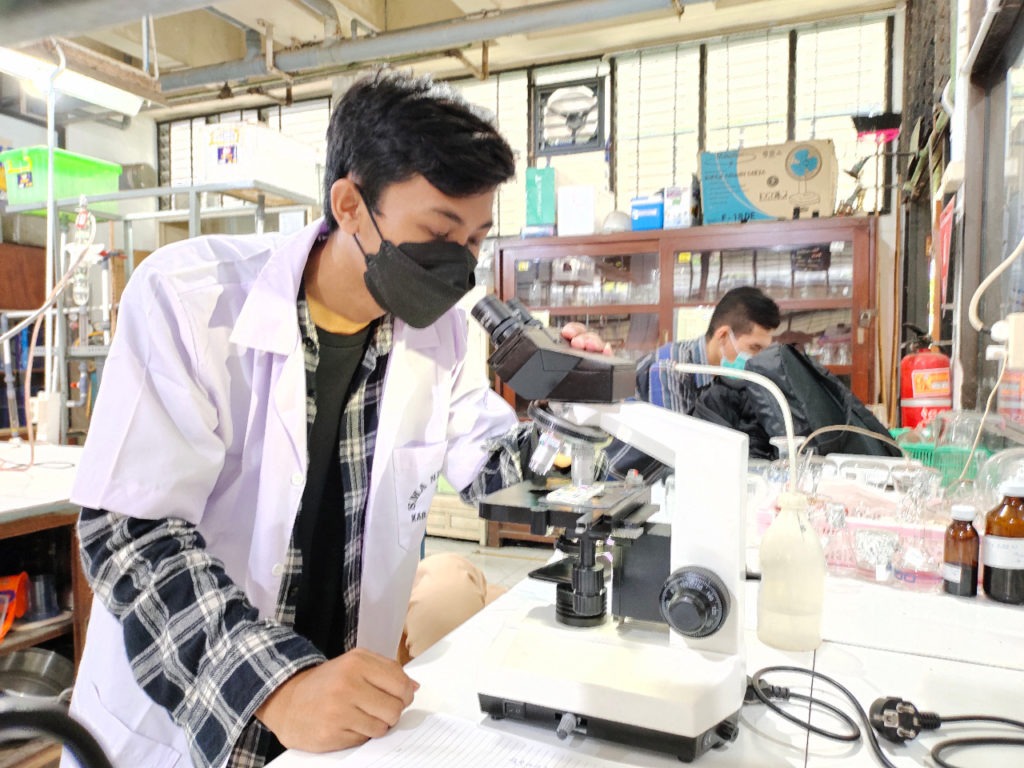 Penelitian tim yang dilakukan di Laboratorium Pengolahan Limbah Industri dan Biomassa milik Departemen Teknik Kimia ITS