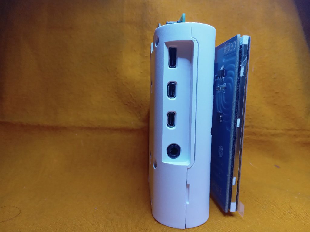 elBicare Cough Analyzer on the right which consists of 4 USB Ports and 1 LAN Port