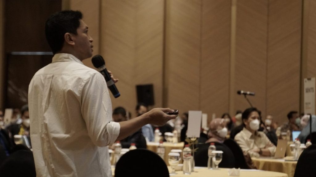 Sosialisasi alokasi dana yang diperoleh ITS dari Asian Development Bank (ADB) oleh Wakil Rektor IV ITS Bambang Pramujati ST MSc Eng PhD dalam Rapat Kerja Pimpinan ITS tahun 2022