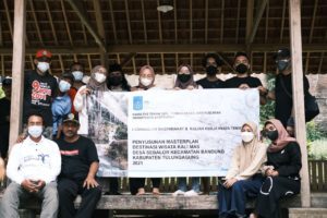 Tim KKN ITS Gagas Rancangan Wisata Kalimas Watu Gedong