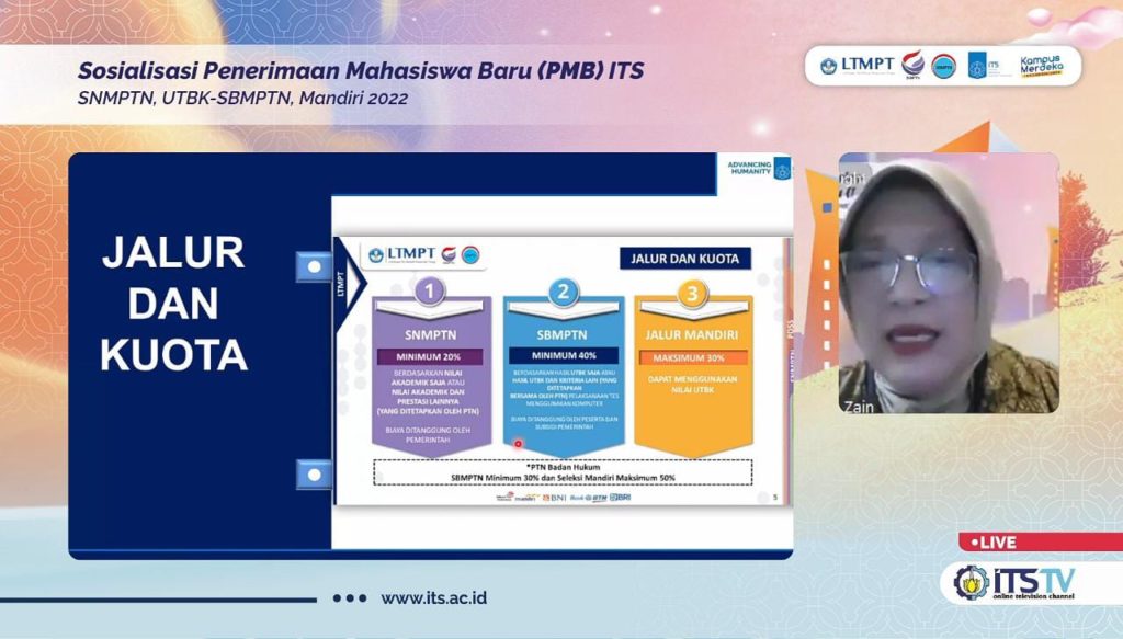 Koordinator Sosial dan Promosi LTMPT 2022 Dr Ismaini Zain MSi saat menjelaskan jalur masuk penerimaan mahasiswa baru ITS melalui SNMPTN dan UTBK-SBMPTN 2022