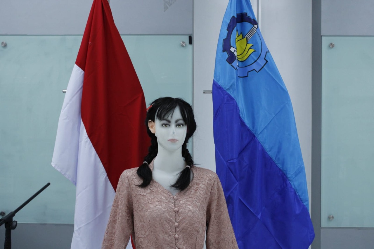 Boneka Jolene yang dirancang berkebaya ditujukan untuk regional Indonesia