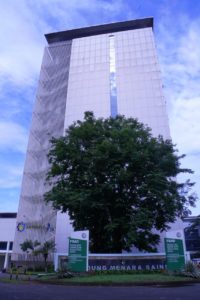 Gedung Menara Sains yang menjadi salah satu lokasi ruang ujian yang disediakan ITS untuk peserta UTBK 2022