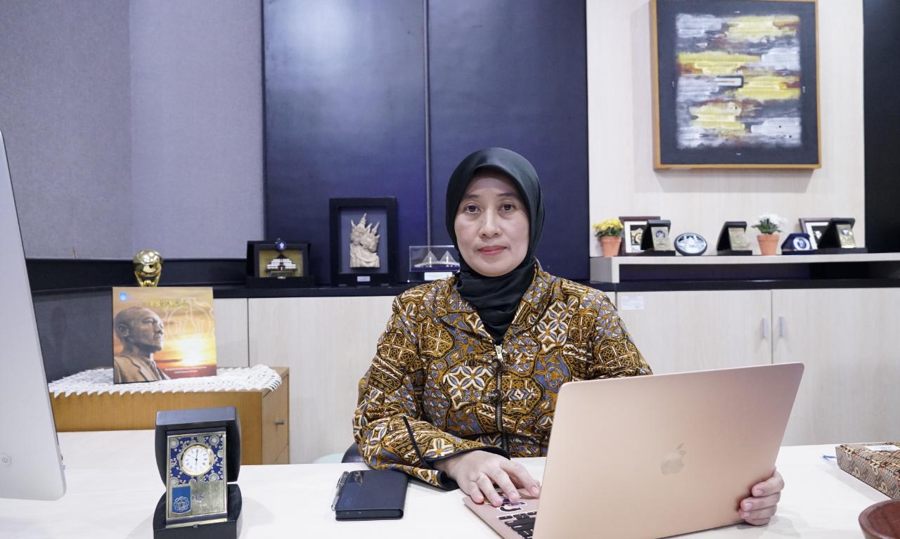 ITS Secretary Dr. Umi Laili Yuhana SKom MSc