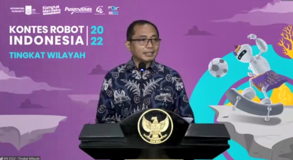 Ketua Pelaksana KRI tahun 2022 Dr I Ketut Edi Purnama ST MT saat memaparkan laporan kegiatan KRI 2022 pada acara pembukaan penyisihan Wilayah I dan II