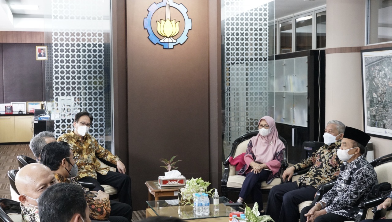 Diskusi tertutup pimpinan ITS beserta jajarannya dengan pimpinan Kementerian Keuangan Republik Indonesia di Ruang Rektor ITS