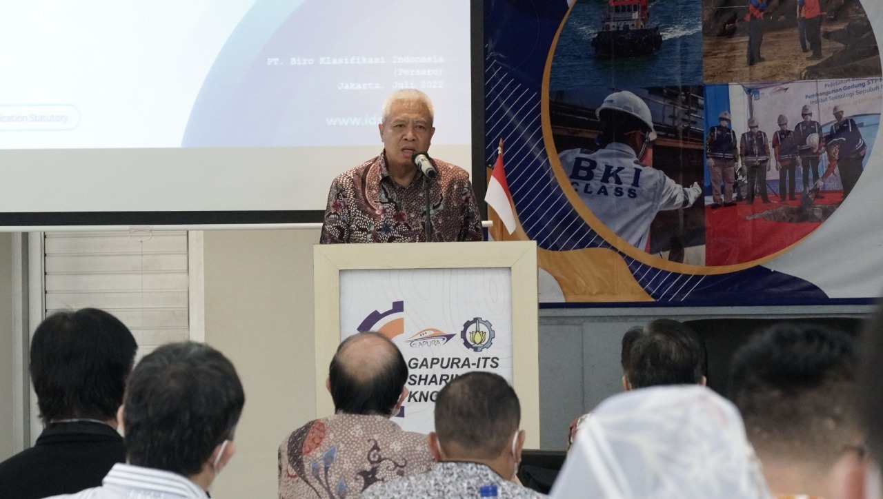 Direktur Operasi PT Biro Klasifikasi Indonesia (BKI) Mohamad Cholil sedang menyampaikan sambutannya