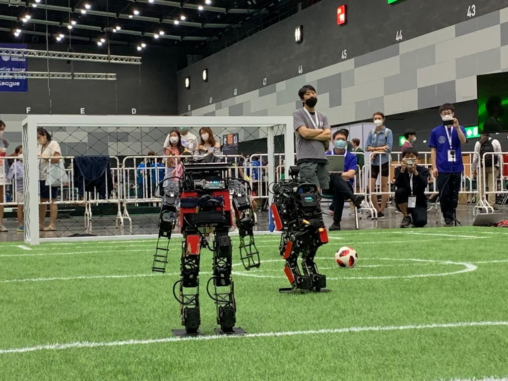 Robot humanoid milik tim Ichiro ITS saat bertanding di RoboCup 2022 di Bangkok, Thailand