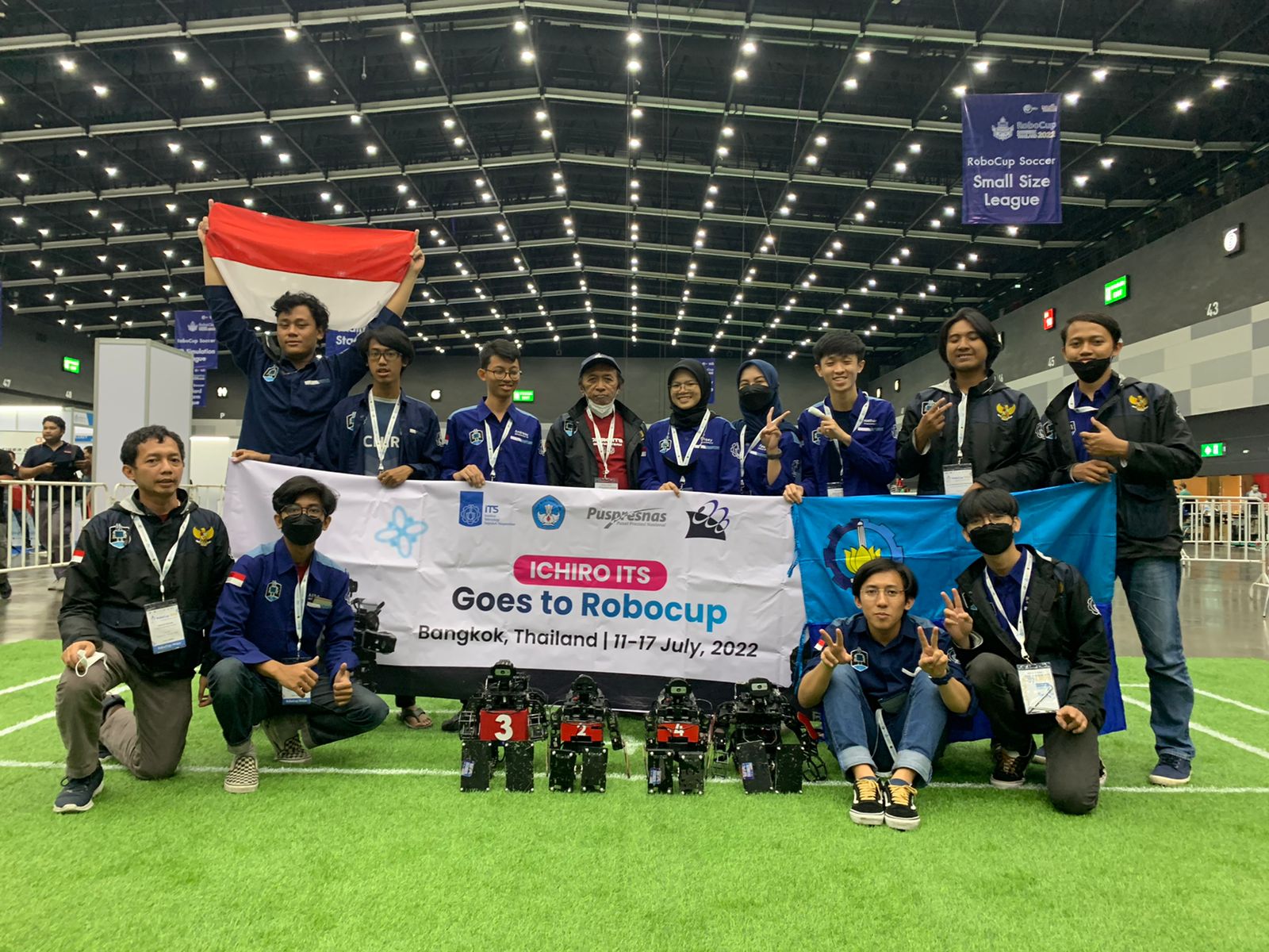 Tim Ichiro ITS saat di ajang RoboCup 2022 di Bangkok, Thailand