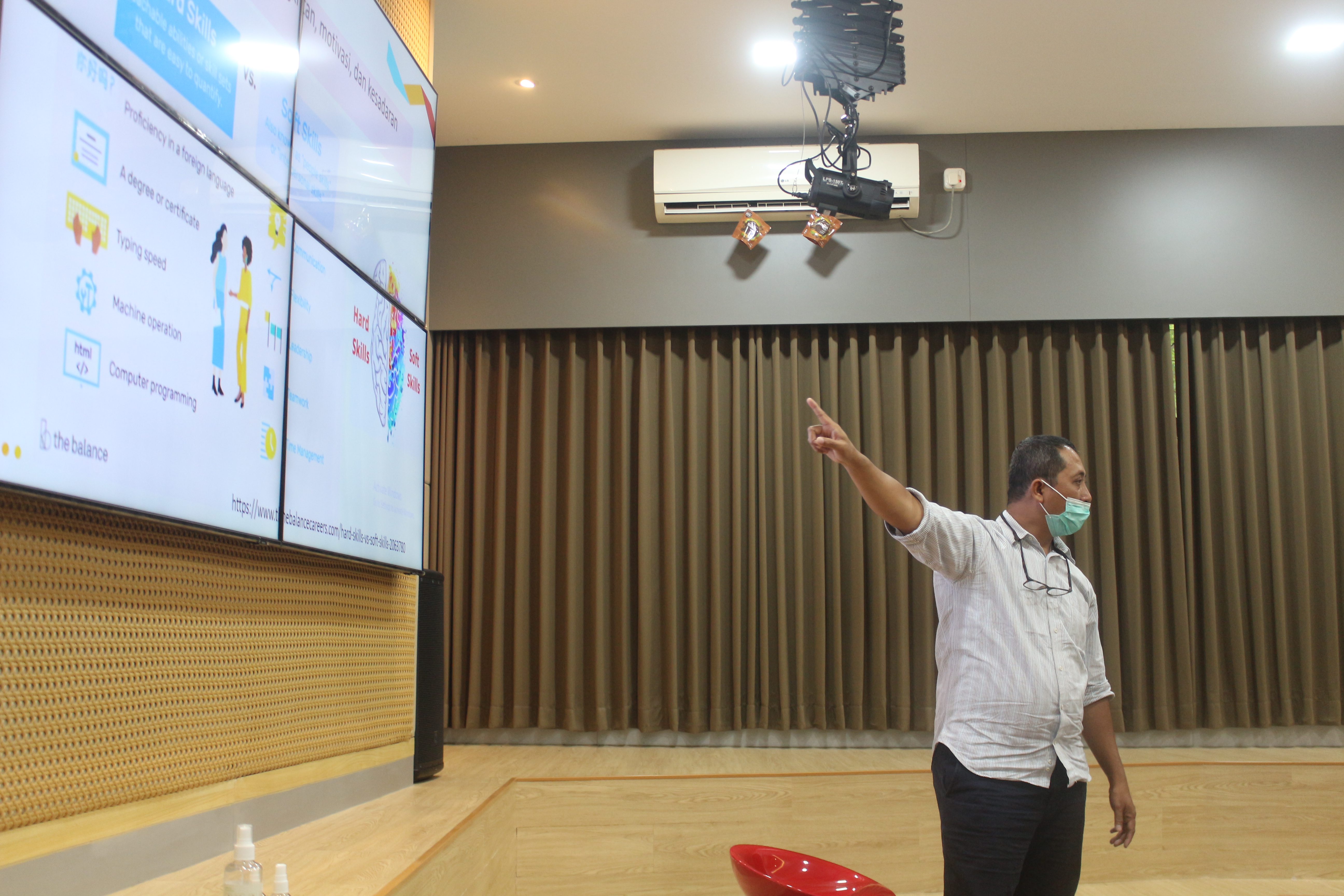 Katta qora yigit bilan qattiq anal