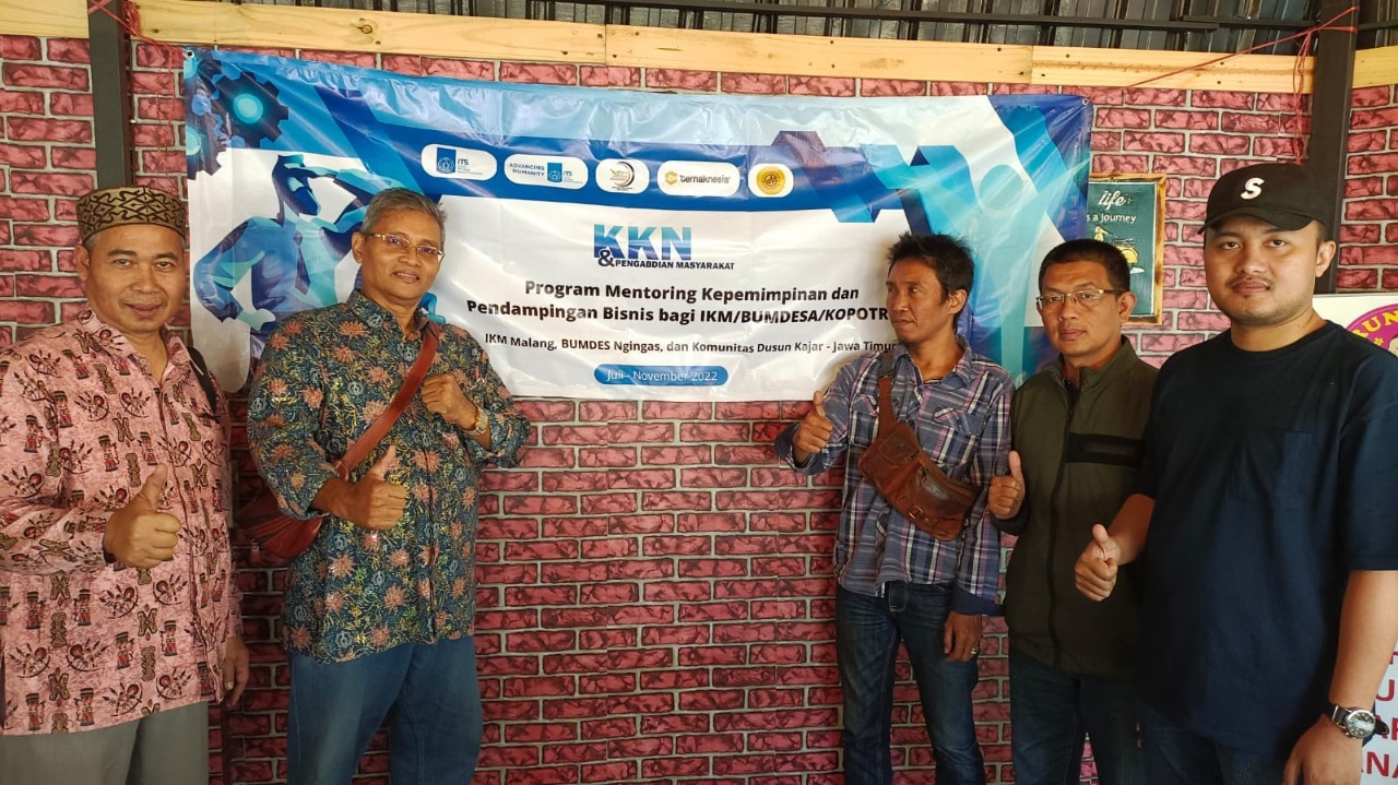 Pembukaan KKN Leadership dan Bisnis Mentoring yang dihadiri oleh Dr Ir Arman Hakim Nasution MEng (dua dari kiri) dan para pengusaha dari Malang