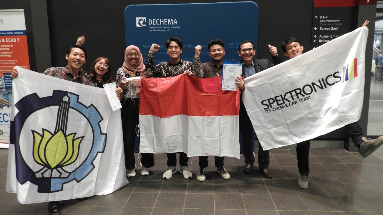 Tim Spektronics ITS berhasil meraih gelar juara pertama pada ajang Chem-E-Car yang diselenggarakan oleh kjVI VDI Germany
