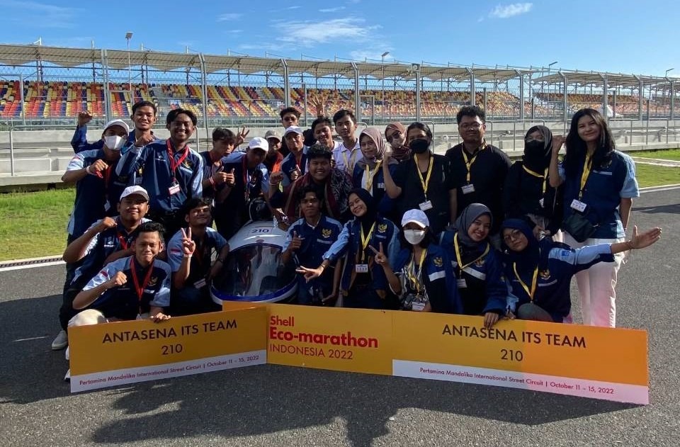 Tim Antasena ITS berhasil meraih juara III pada Kompetisi On-Track Programme Shell Eco-Marathon 2022 kategori Prototype Hydrogen Fuel Cell