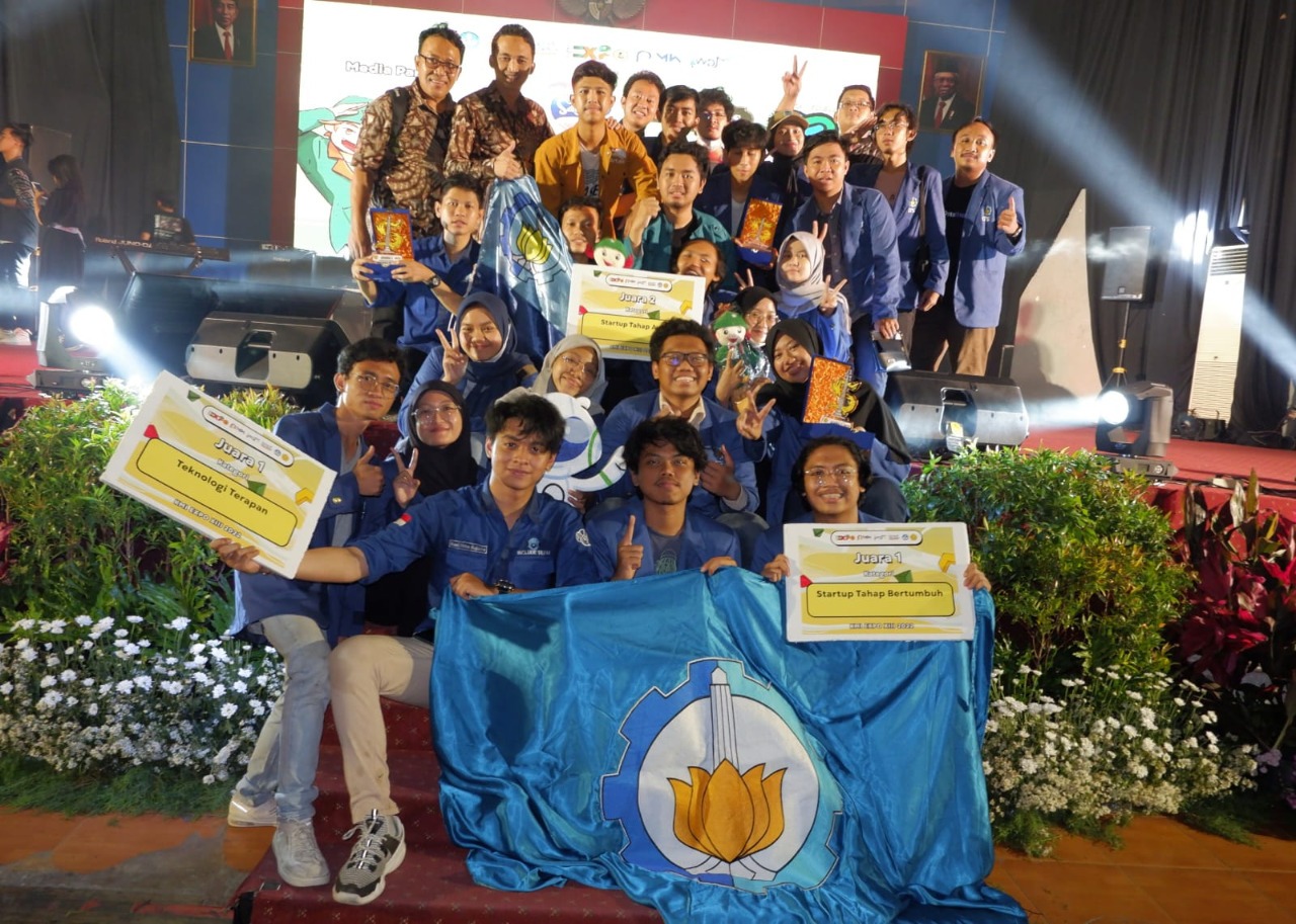 Tim ITS berhasil raih Juara Umum pada ajang Kewirausahaan Mahasiswa Indonesia (KMI) Expo XIII Tahun 2022 yang digelar di UPN Veteran Jawa Timur