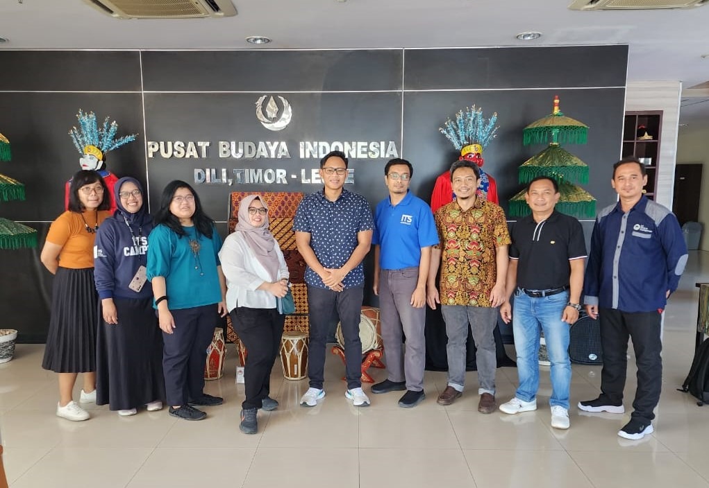 The promotion and selection team for prospective new ITS 2023 students at the Indonesian Cultural Center, Dili, Timor Leste