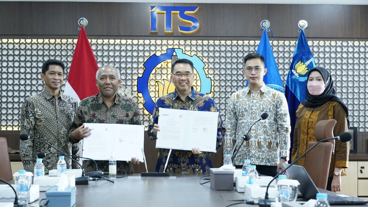Usai penandatanganan PKS dan MoU antara ITS dengan PT Riau Andalan Pulp Paper (RAPP) di Ruang Rapat Pimpinan, Gedung Rektorat ITS