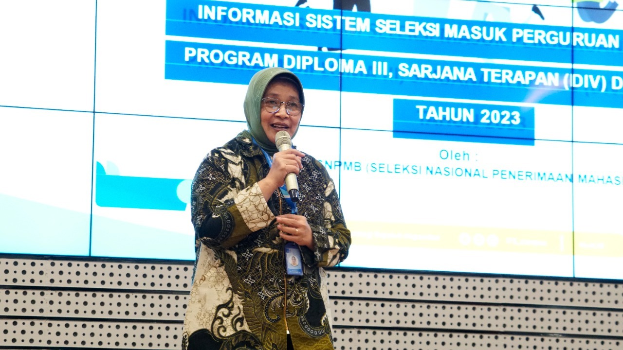 Koordinator Humas dan Promosi SNPMB Dr Ismaini Zain MSi memaparkan sistematika SNPMB 2023