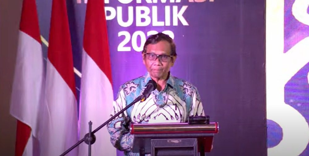 Menteri Koordinator Politik, Hukum, dan Keamanan Republik Indonesia (Menkopolhukam RI) Mohammad Mahfud MD saat memberikan sambutan pada Anugerah Keterbukaan Informasi Publik 2022