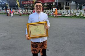 Berdedikasi, Dosen ITS Raih Penghargaan dari Pemkot Surabaya
