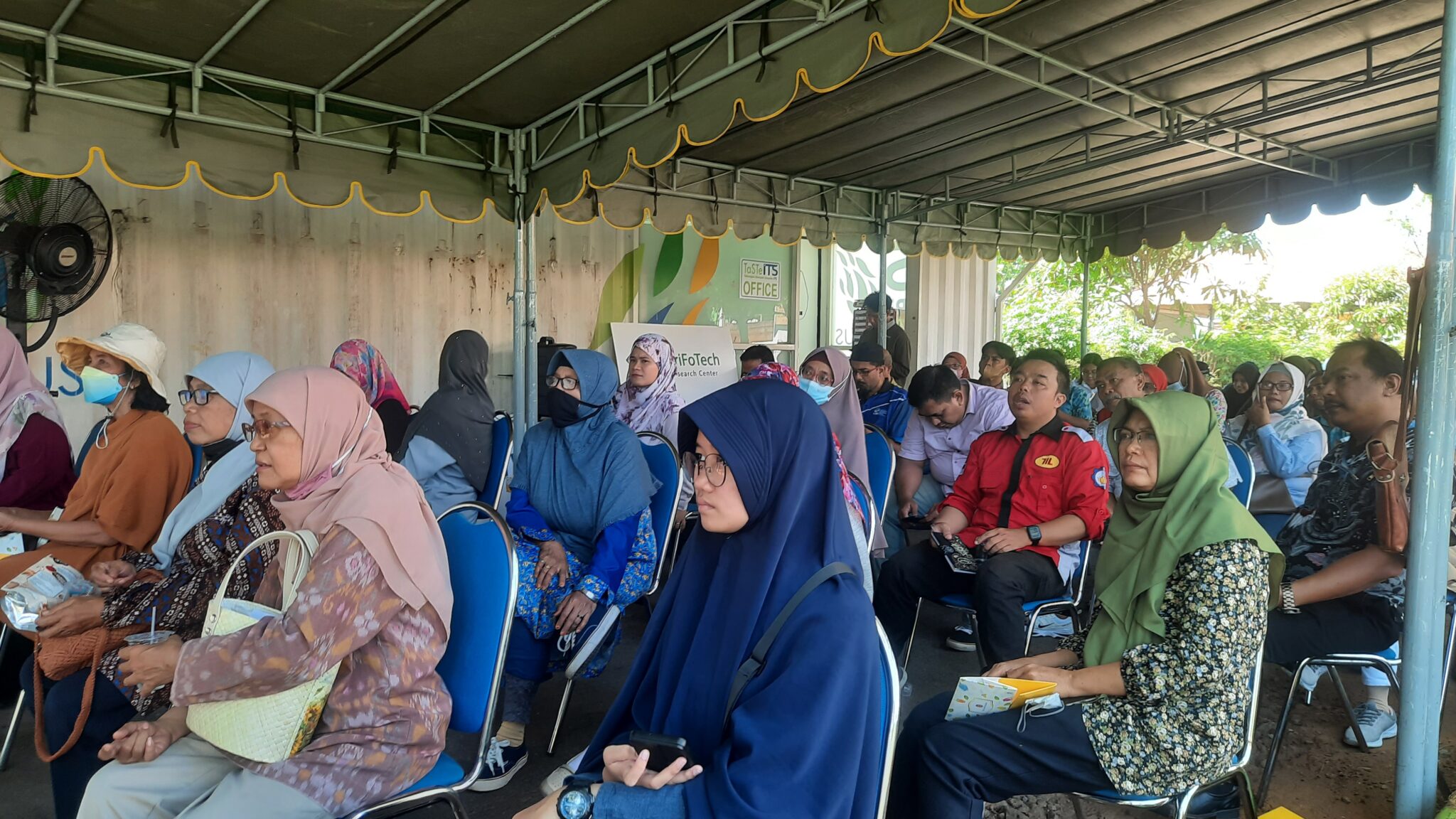 Mengenal Baglog dalam Proses Budi Daya Jamur Tiram ITS News