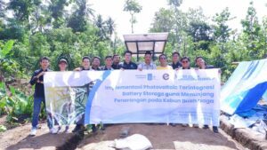Abmas ITS Tingkatkan Produktivitas Kebun Buah Naga dengan Energi Terbarukan