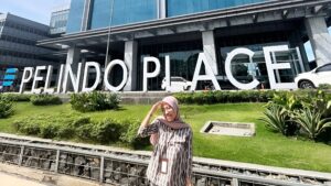 Perjalanan Maria Sematkan Gelar Wisudawan Sarjana Terapan Terbaik ITS