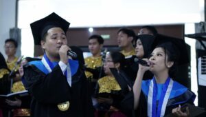 Pesona Duet Wisudawan PSM ITS di Wisuda ke-128 ITS