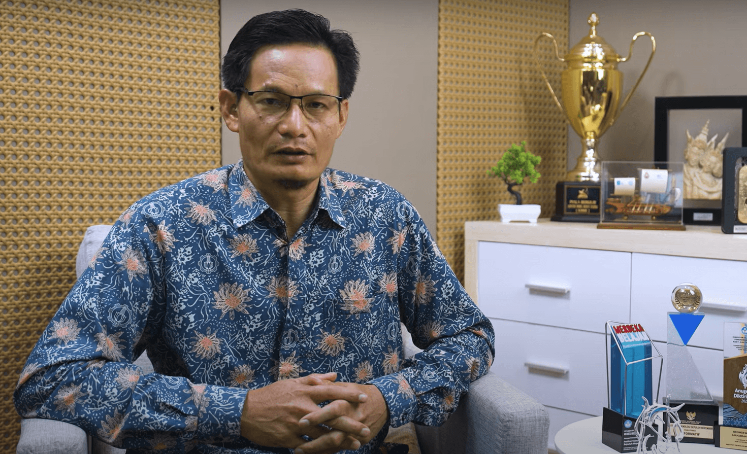 Gambar bakal calon Rektor ITS nomor urut 7