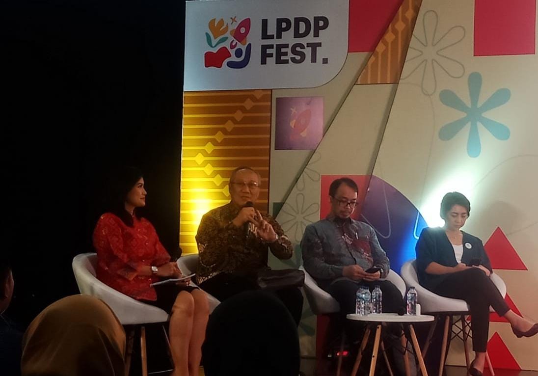 Gambar pemaparan inovasi terbaru Prof Drs Ec Ir Riyanarto Sarno MSc PhD pada kegiatan LPDP Festival 2023