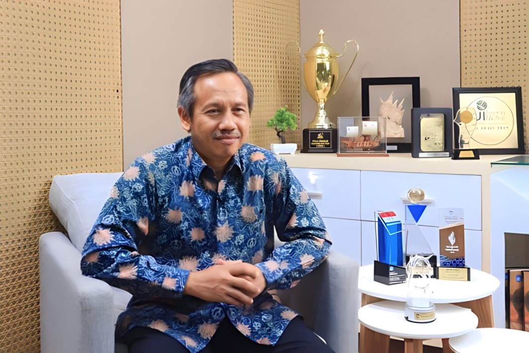 Gambar bakal calon Rektor ITS nomor urut 3