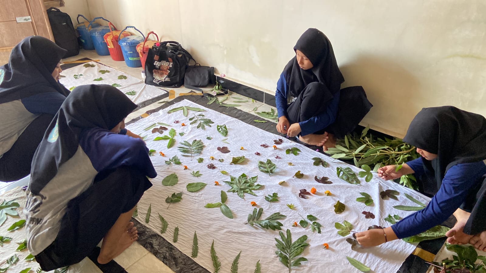 Proses pembuatan ecoprint