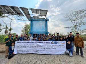 Manfaatkan Panel Surya, Abmas ITS Bantu Pengairan Warga