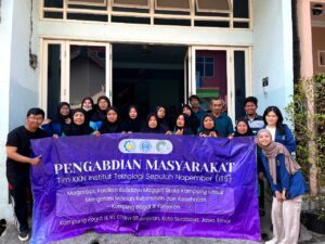 ITS Kembangkan Budidaya Maggot di Kampung Pogot III