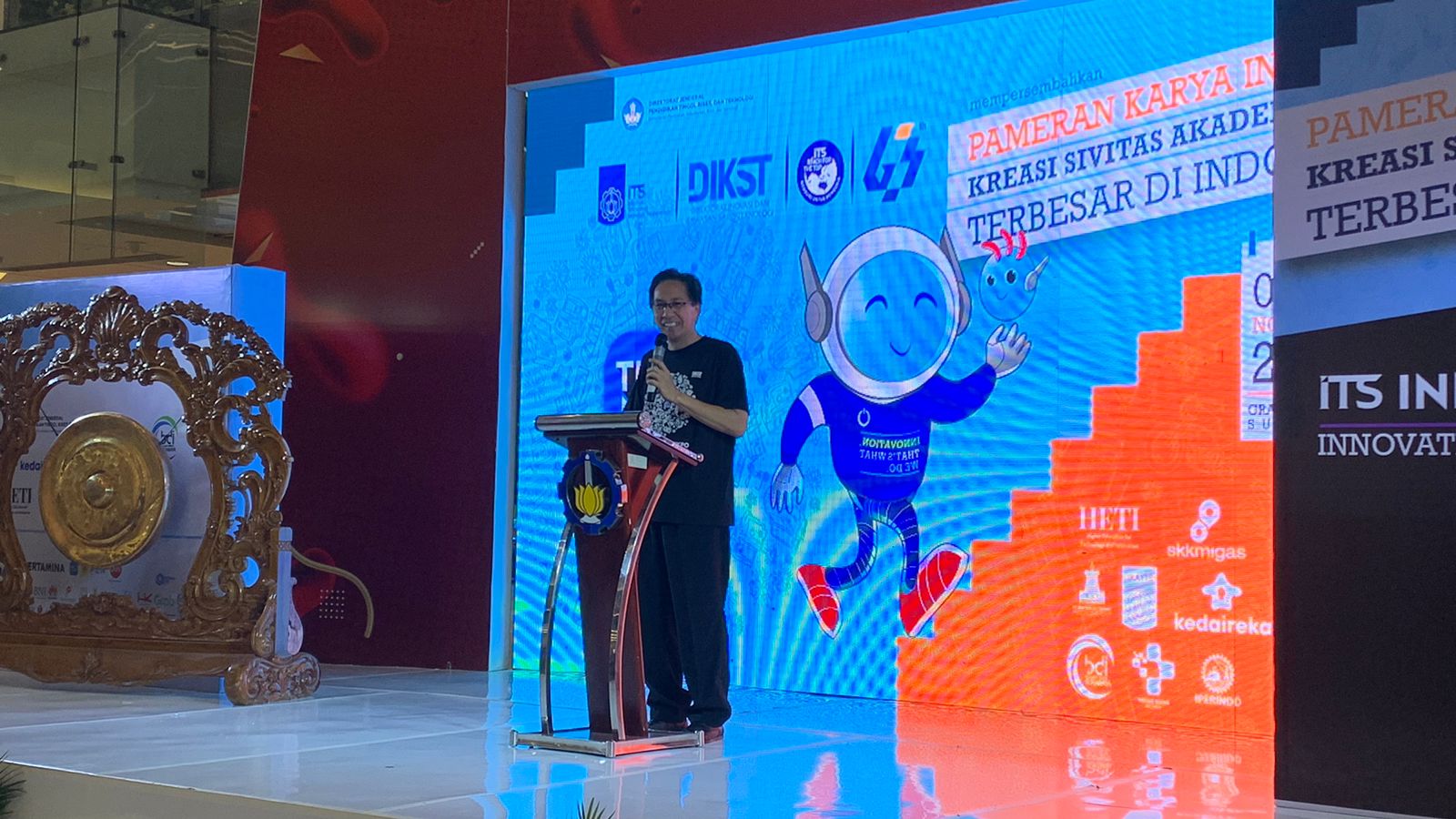 Sambutan yang disampaikan oleh Rektor ITS Prof Dr Ir Mochamad Ashari MEng IPU AEng pada pameran TENNOVEX 2023 gelaran ITS di Atrium Grand City Mall Surabaya