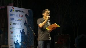 Rektor ITS, Prof Dr Ir Mochamad Ashari MEng IPU AEng saat memberikan sambutan pada acara Pasar Juang 10 Nopember dalam rangka Dies Natalis ke-63 ITS yang berlangsung di Taman Alumni ITS