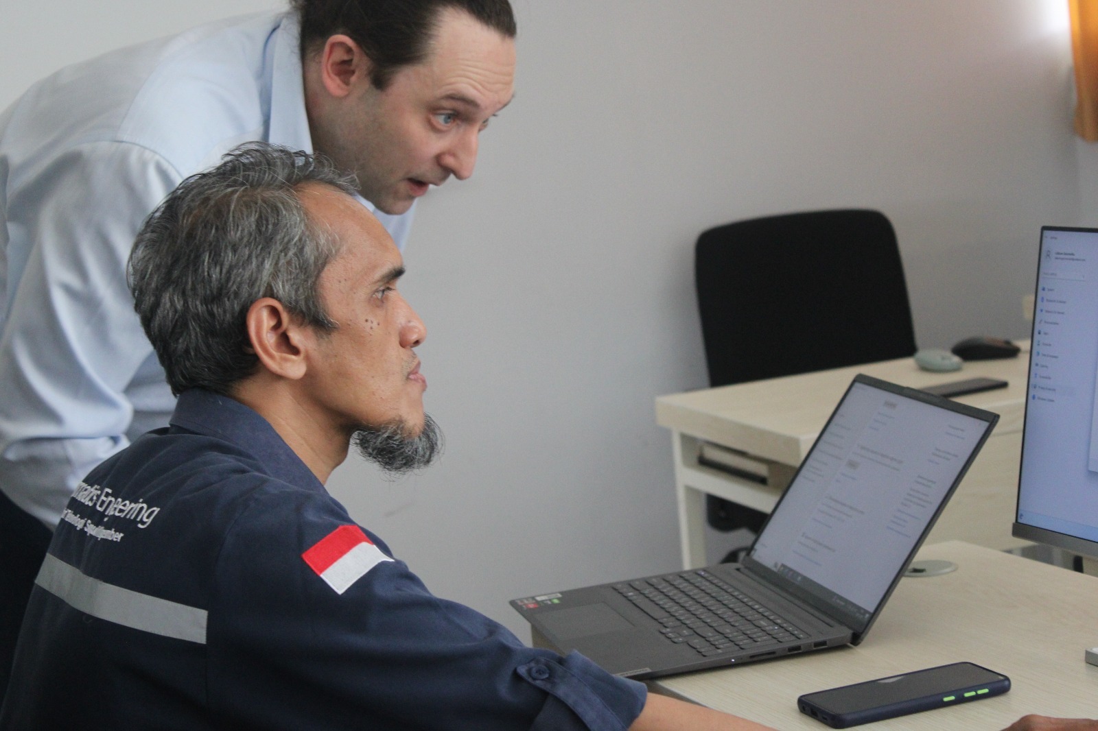 Penginstalasian software dari TransNet ke dalam komputer yang ada di salah satu Laboratorium Geomatika