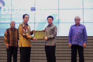 ITS Apresiasi Kontribusi Tokoh Nasional Lewat Penghargaan Angka Nitisastro