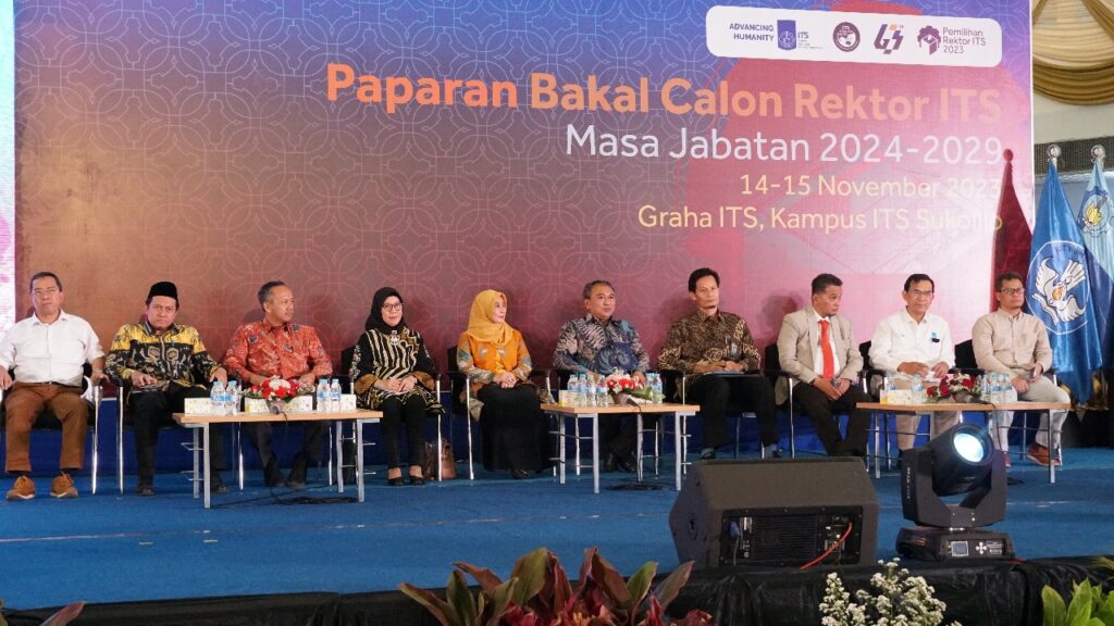 Kesepuluh Bacarek ITS nomor urut 1 - 10 dalam rangkaian Paparan Bakal Calon Rektor ITS Masa Jabatan 2024-2029 pada hari pertama