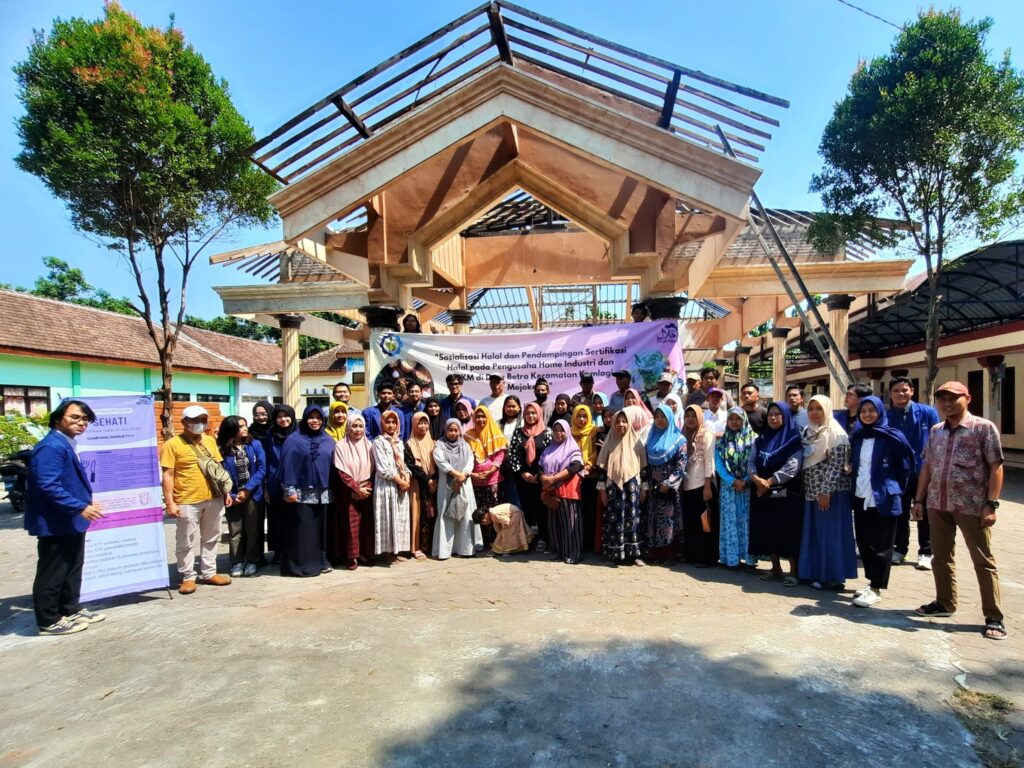 tim-kkn-abmas-its-sosialisasi-ke-masyarakat-desa-betro-terkait-sertifikasi-halal
