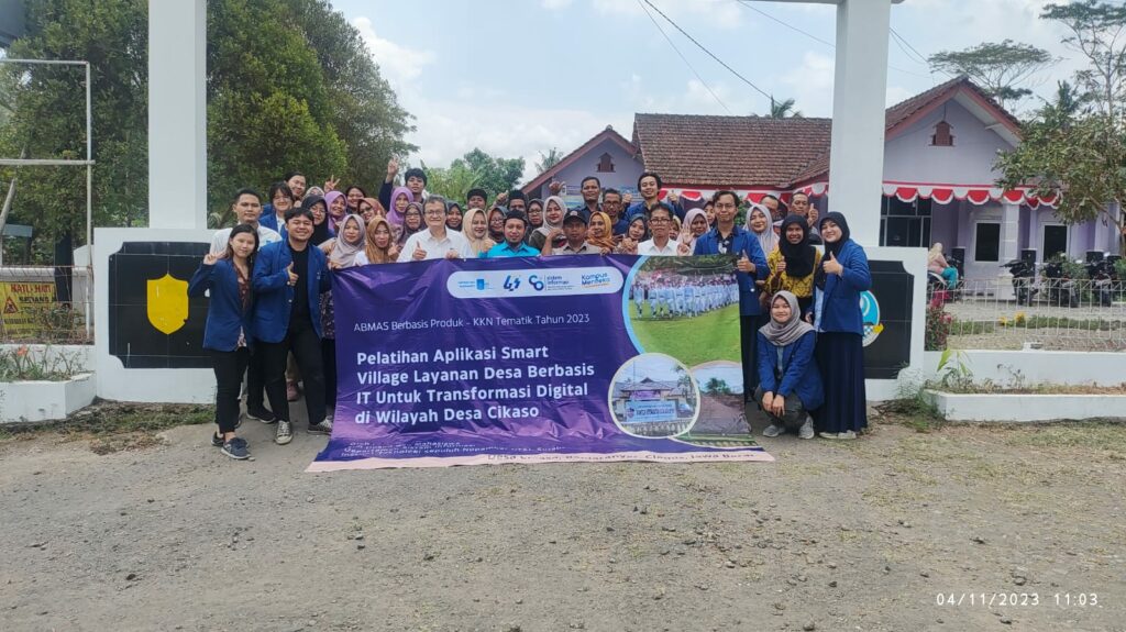 Gambar tim KKN Abmas ITS Aplikasi Smart Village di Desa Cikaso