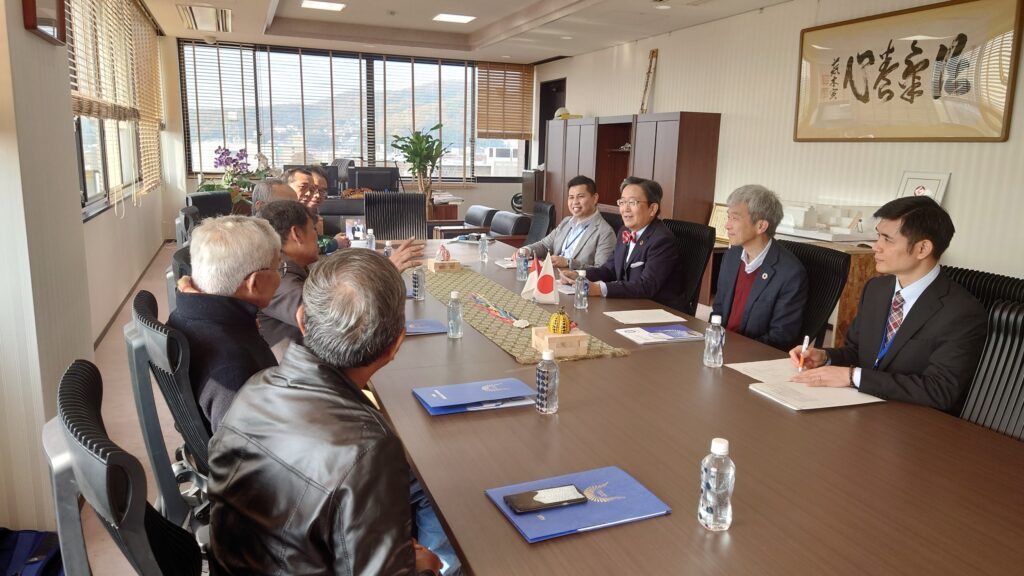 Gambar keadaan rapat profesor ITS dengan Okayama Univeristy Japan