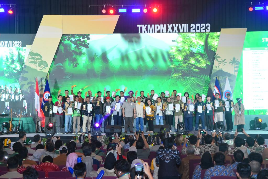 Malam penghargaan pada ajang TKMPN XXVII 2023 yang berhasil mengantarkan ITS meraih 4 medali
