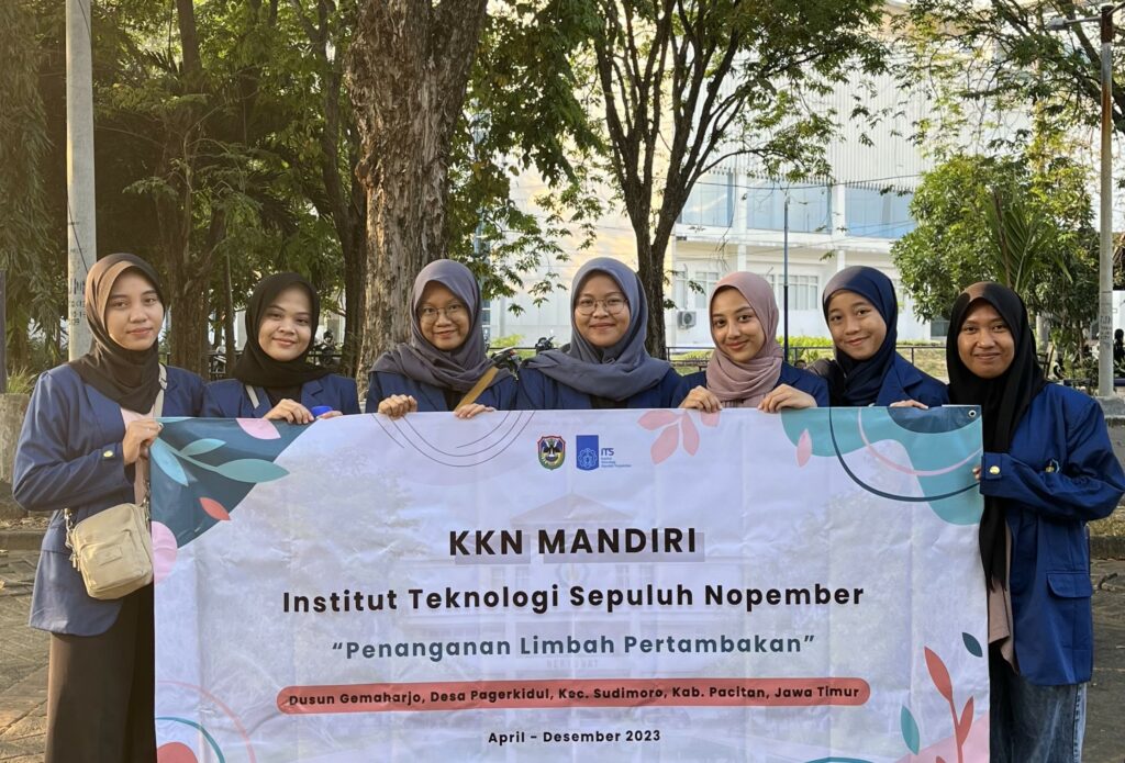 Foto Mahasiswa KKN Mandiri ITS