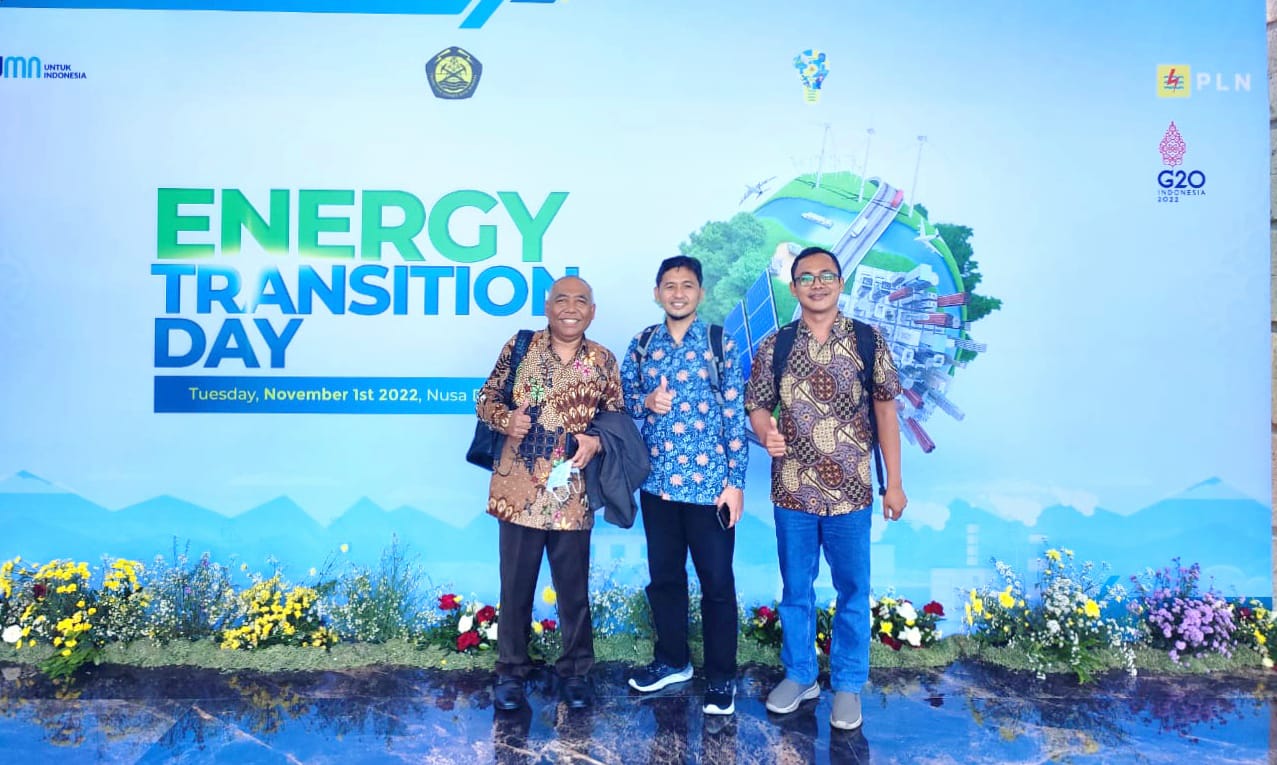 Prof Heri Suryoatmojo ST PhD (kanan) saat mengikuti seminar internasional The Energy Transition Day di Bali