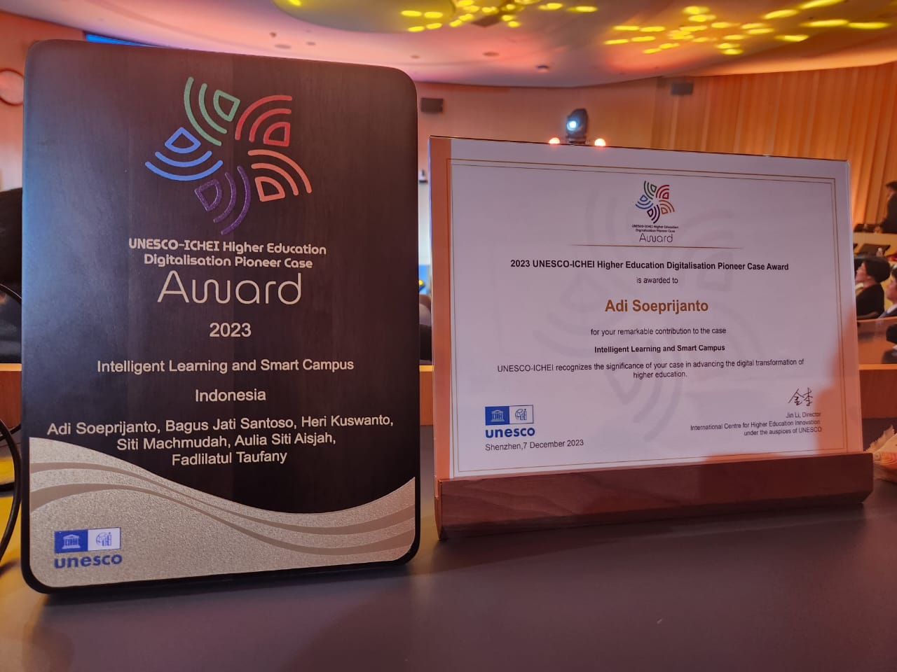 Penghargaan UNESCO-ICHEI Higher Education Digitalization Pioneer Case Award yang diterima ITS