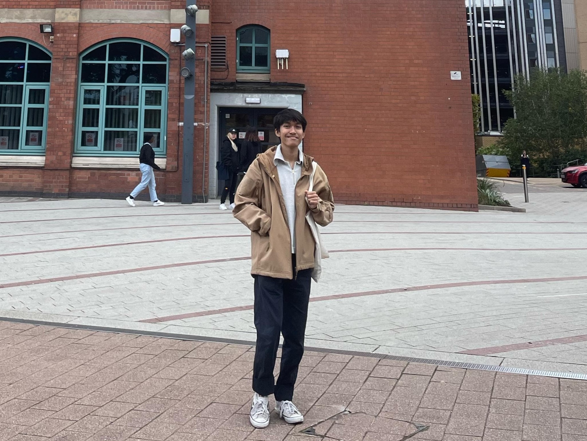 Gambar Muhammad Khosyi Ramadhan Torori Putro di Coventry University, Inggris