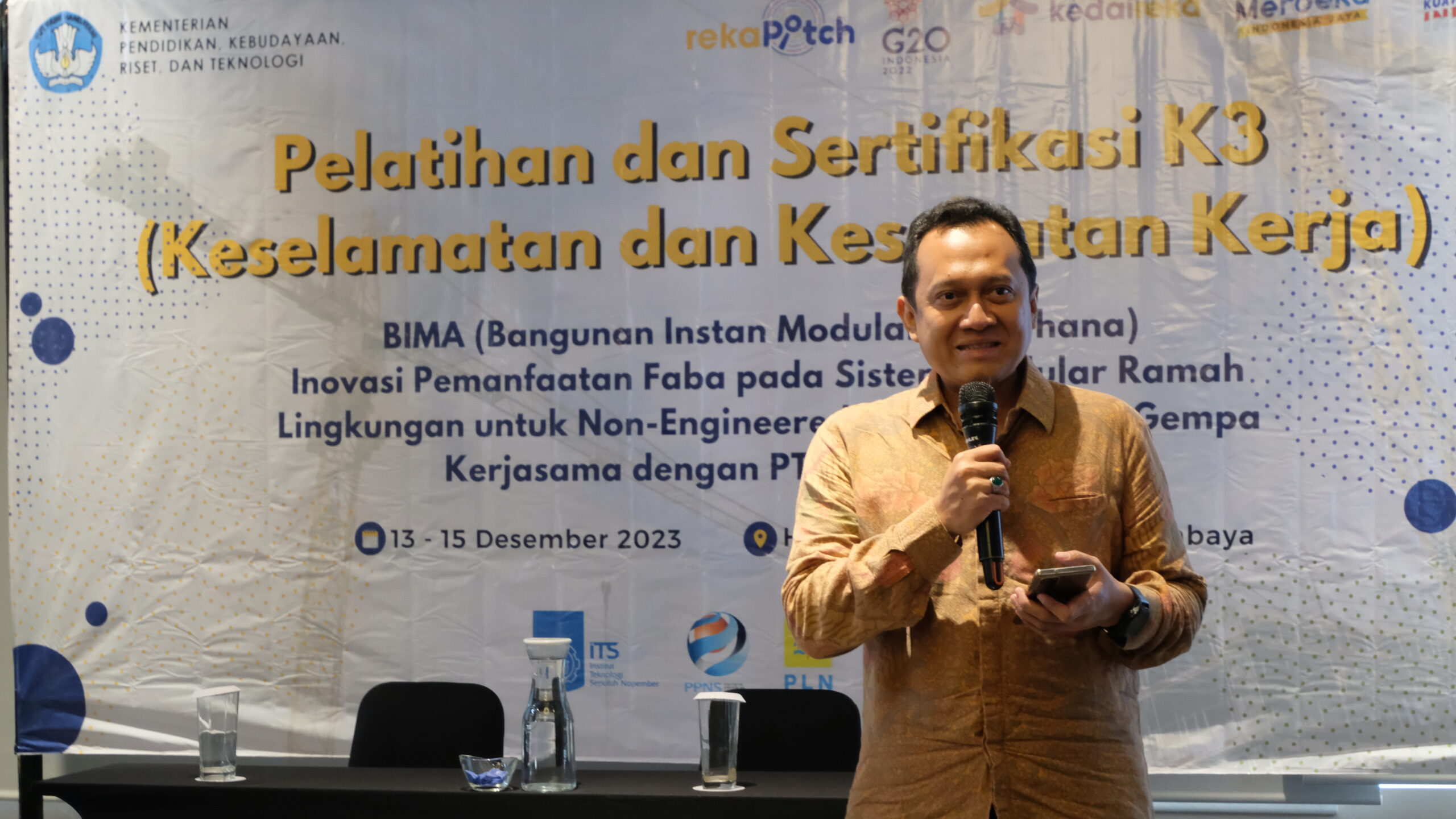 Foto Sambutan oleh Direktur Inovasi dan Kawasan Sains Teknologi (DIKST) ITS, Agus Muhammad Hatta MSi PhD